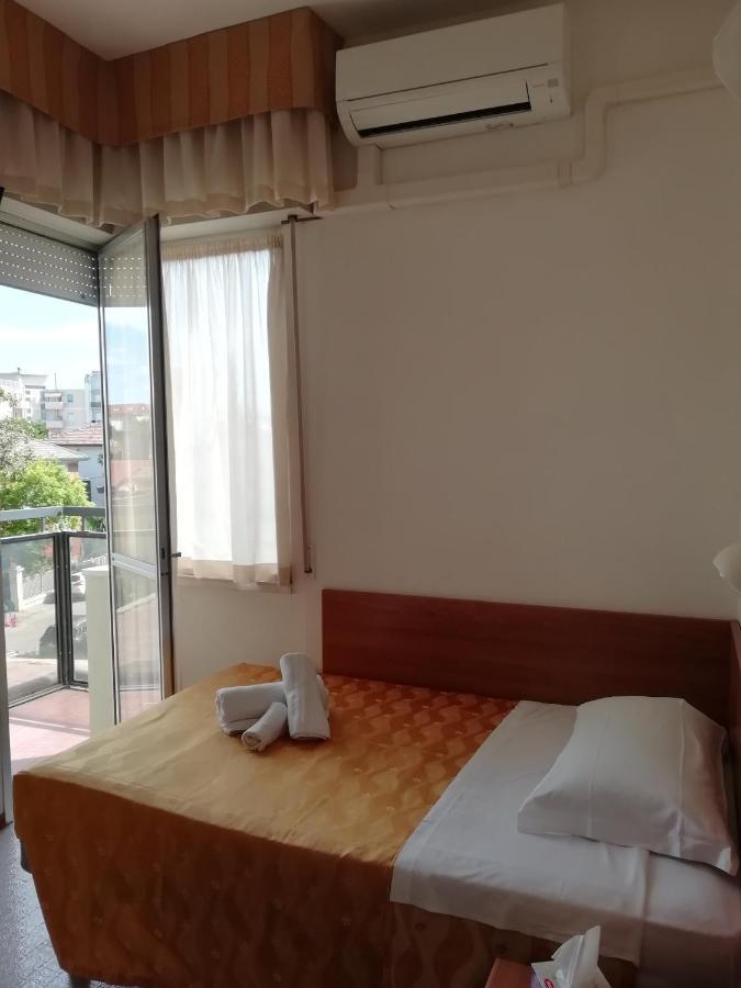 Hotel Goldene Rose Rimini Exterior photo