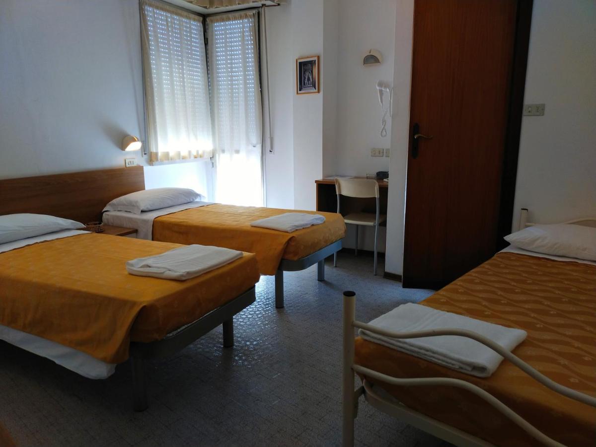 Hotel Goldene Rose Rimini Exterior photo