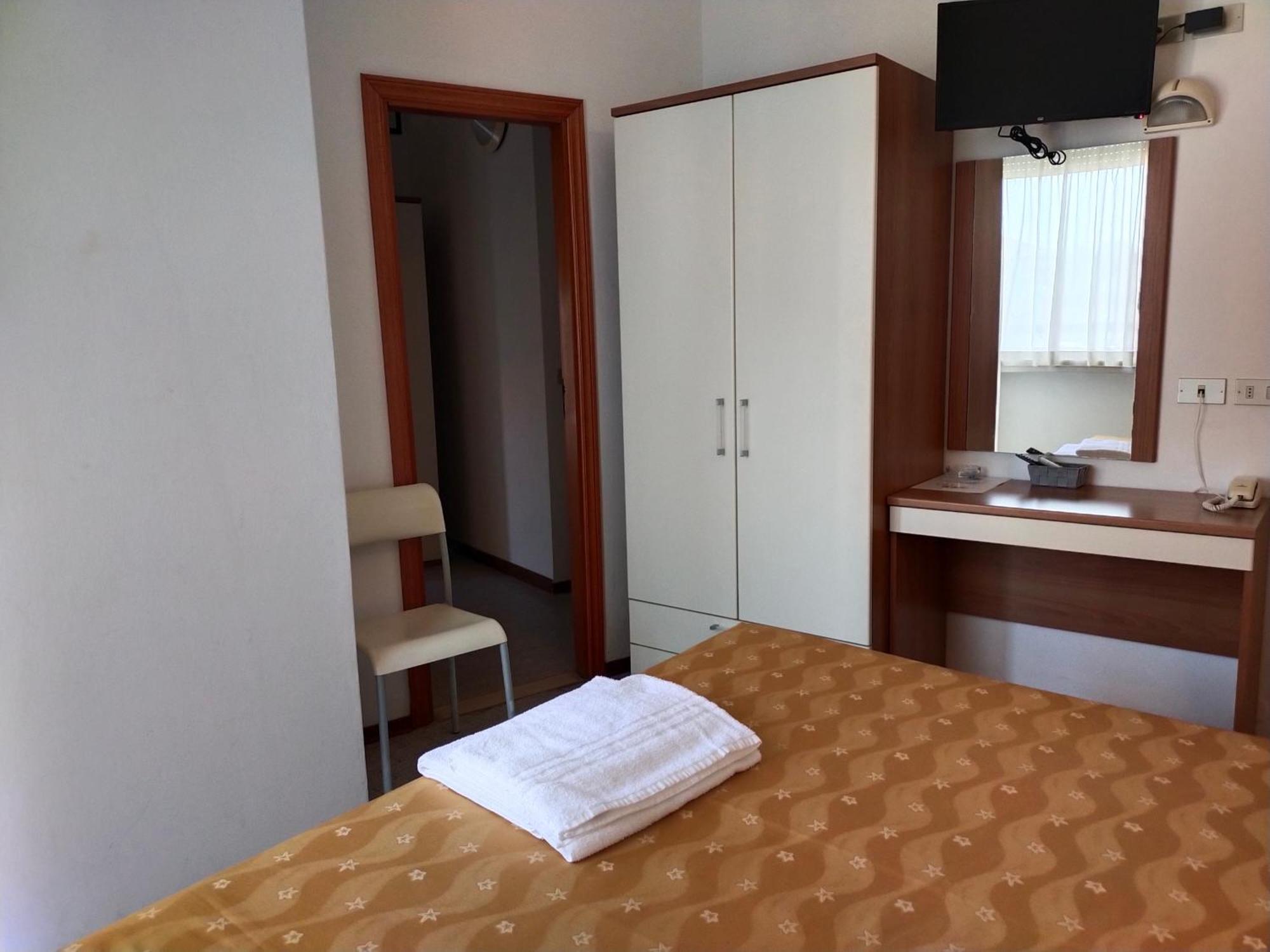 Hotel Goldene Rose Rimini Exterior photo
